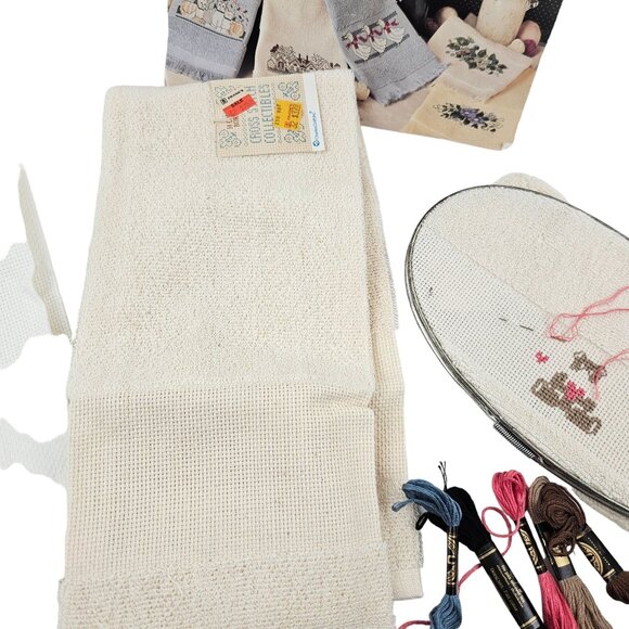 Counted Cross Stitch Fingertip Towel Lot 2 Leisure Arts Leaflets 2 Towels Hoop - Picture 4 of 10